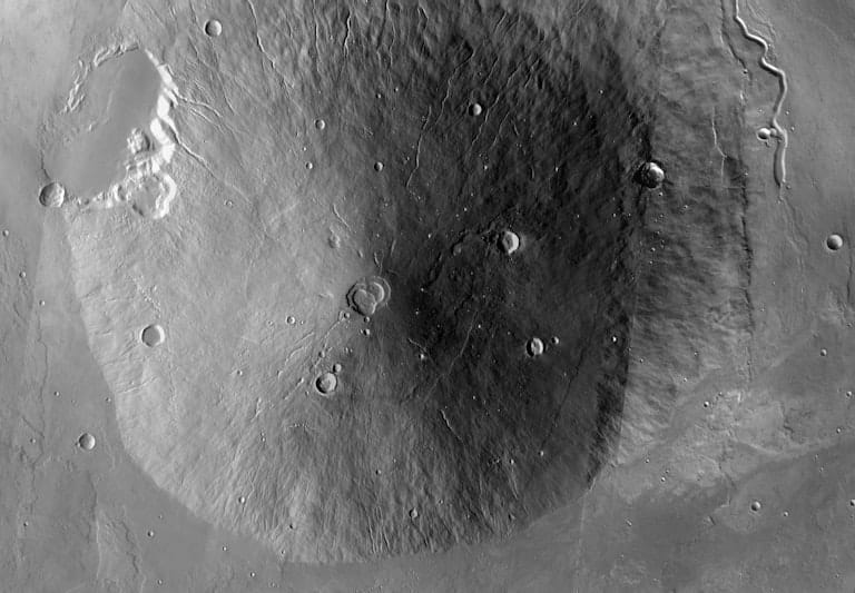 Gigantiske ismasser kan ligge skjult under Mars‑vulkan – kan være viktig for framtidige oppdrag